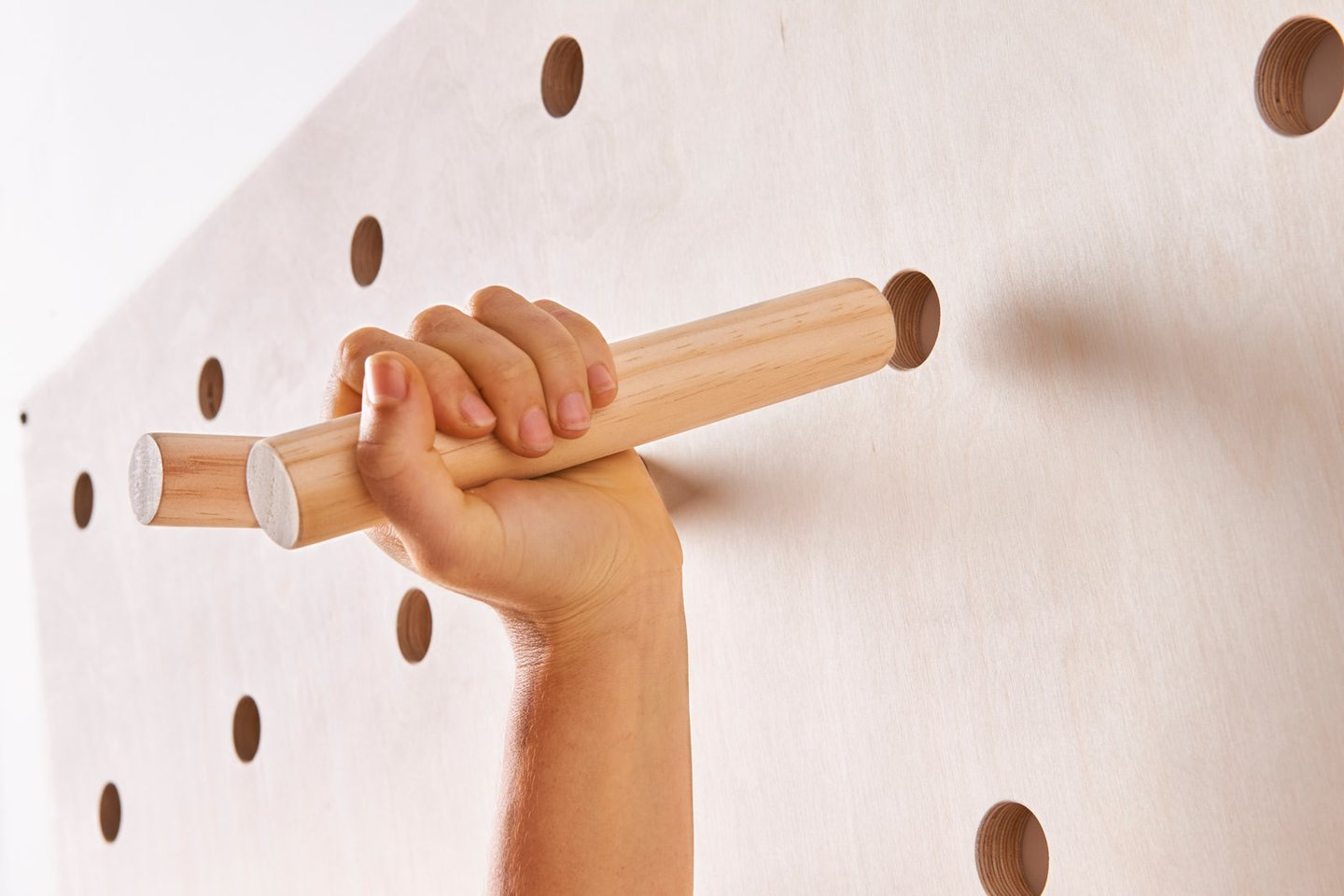 L'établi, Pegboard tourillon main