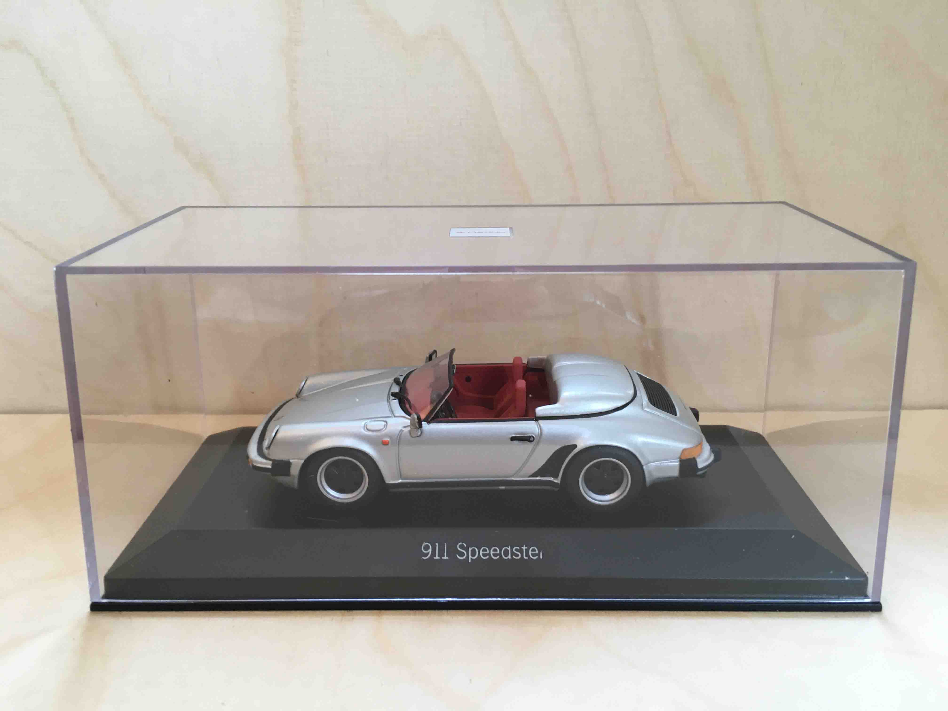 PORSCHE 911 type 930 Speedster dans sa boite