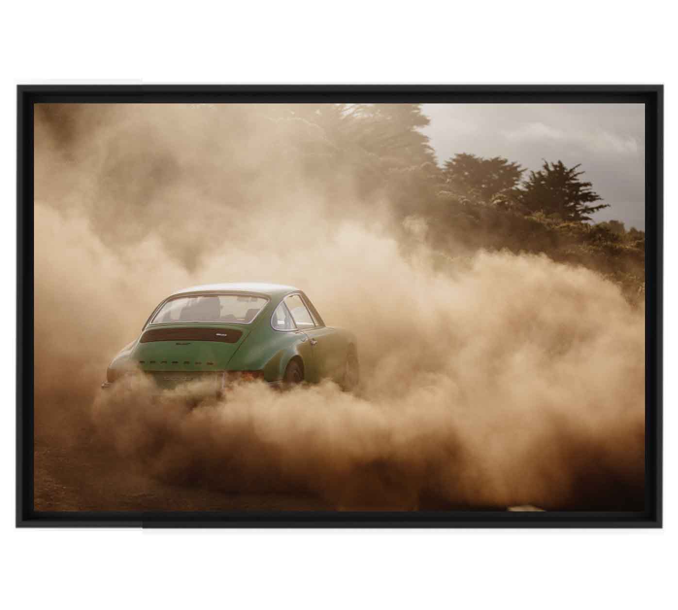 Photo Vince Perraud porsche verte poussière encadrée caisse américaine noir