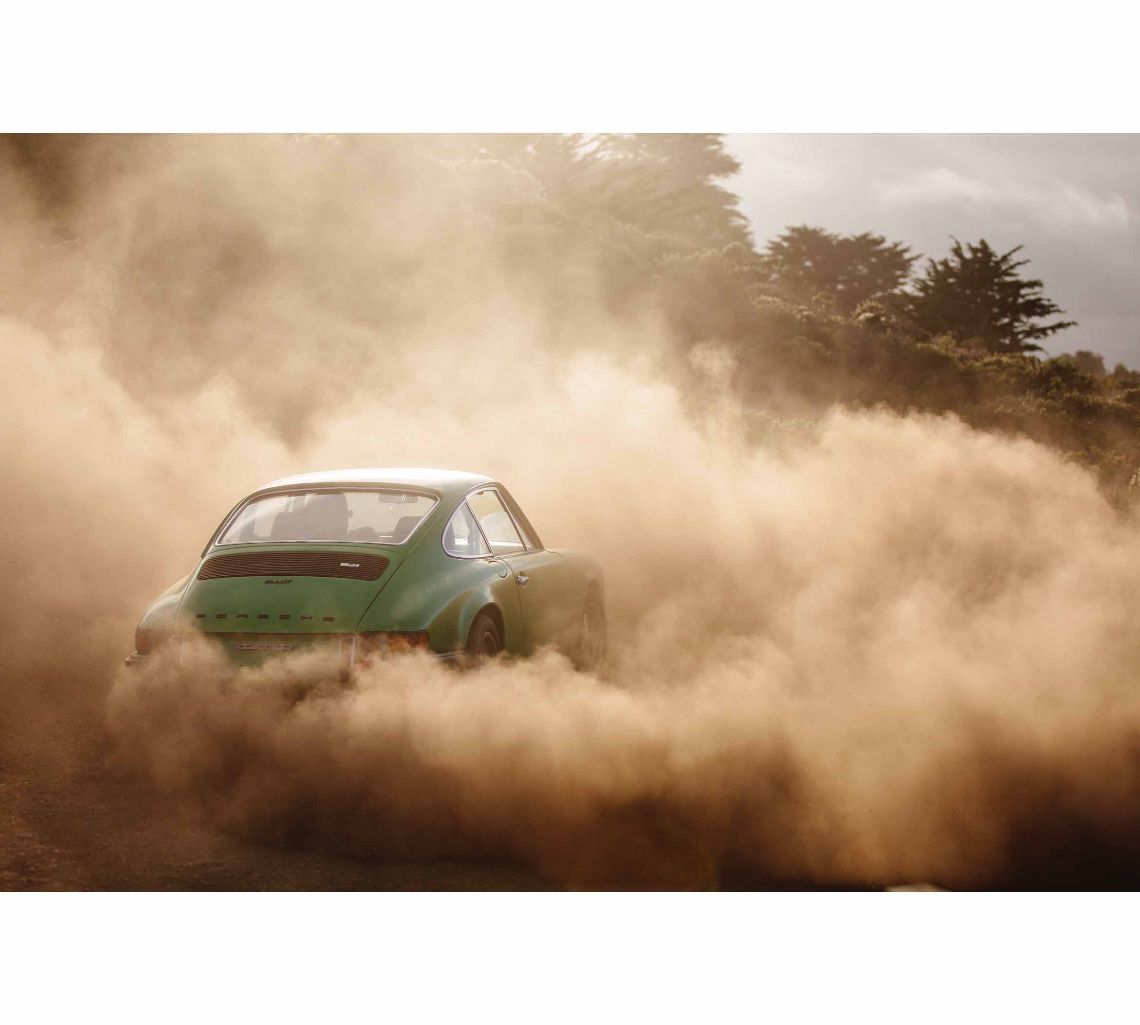 Photo Vince Perraud porsche verte poussière