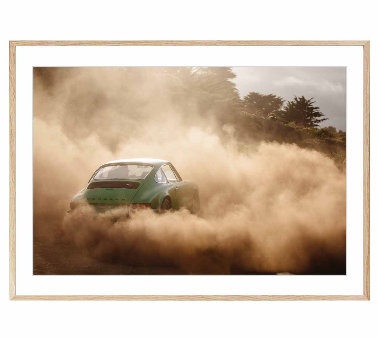 Photo Vince Perraud porsche verte poussière encadrée bois grand 